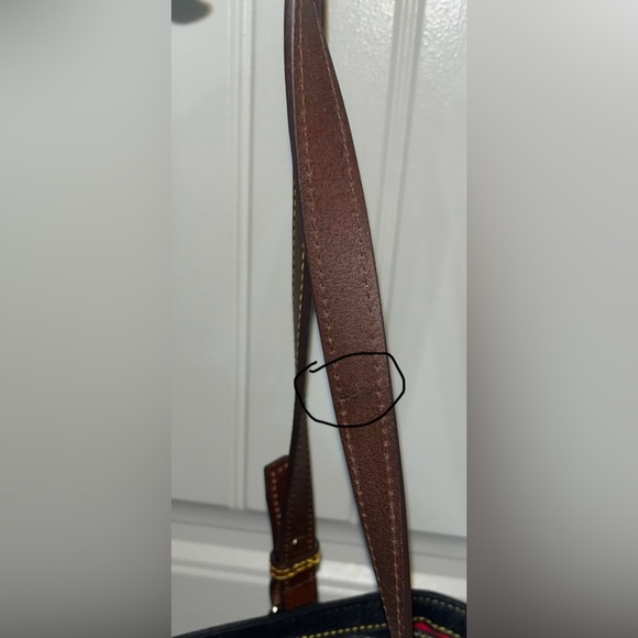 Dooney & Bourke Samba Pebbled Leather Large Black Satchel Logo
Lock Purse - Picture 15 of 16